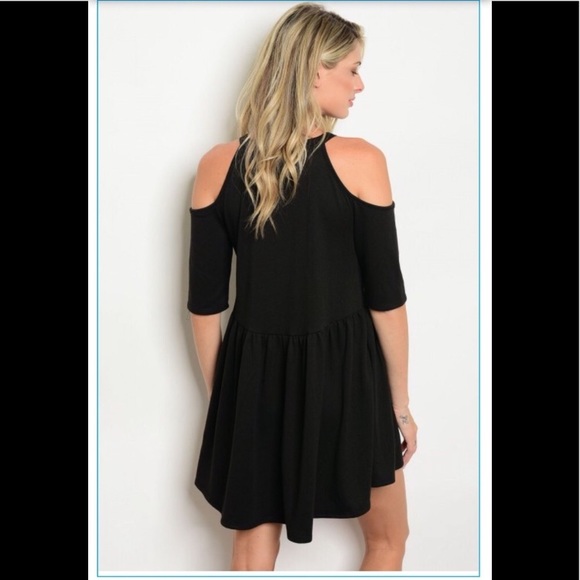 ♥️Cute Rayon Black knit cold shoulder dress, - Picture 6 of 6